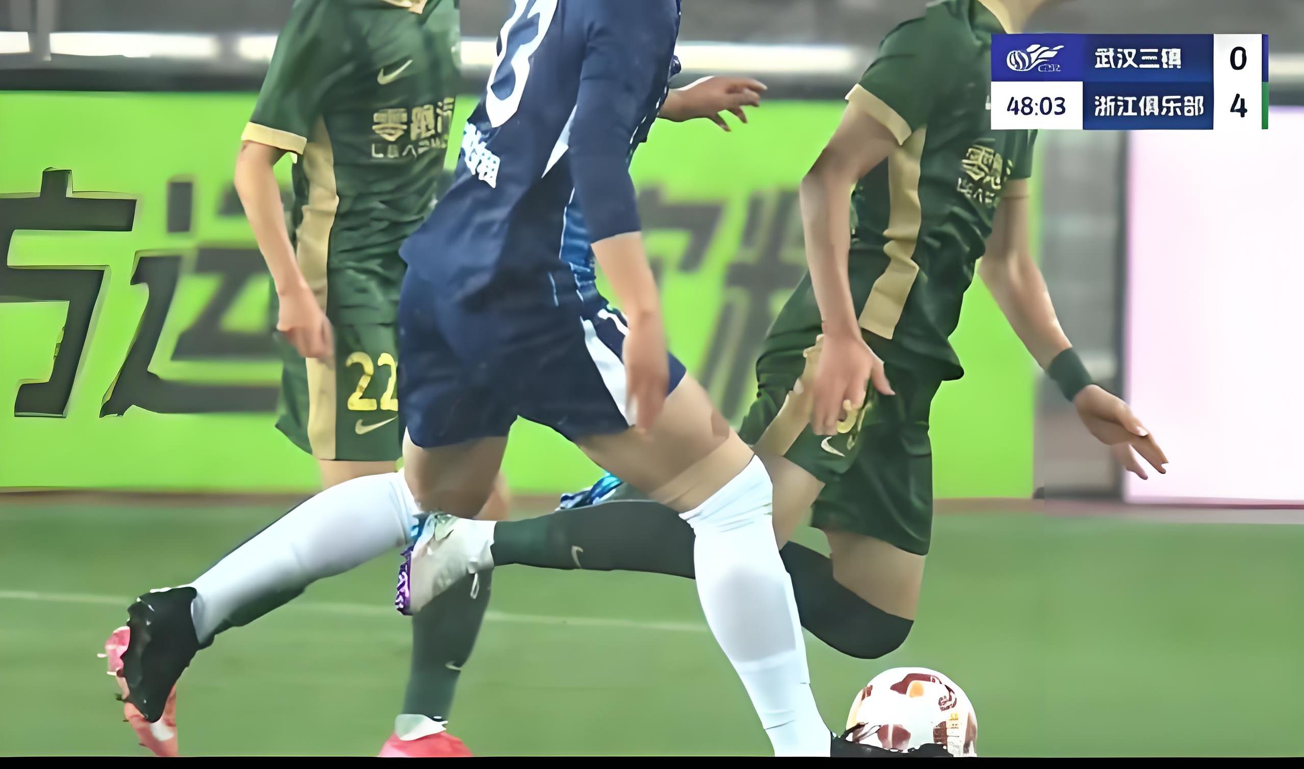 犯规频频,球队下半场成为重灾区 犯规频频,球队下半场成为重灾区