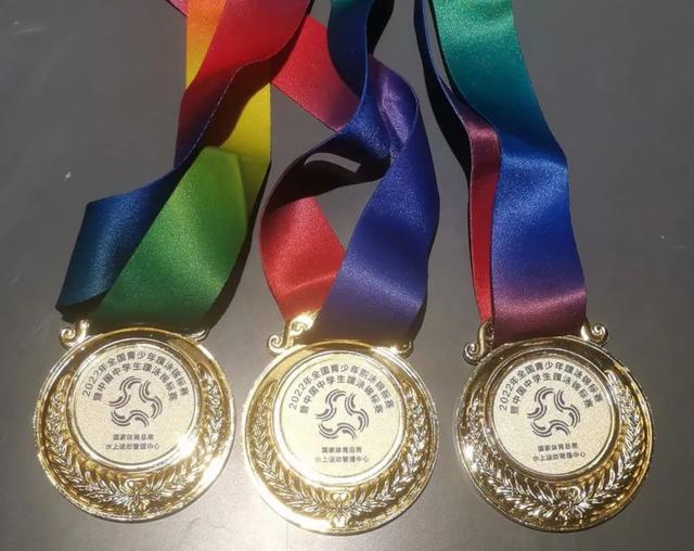 捷克选手斩获单项冠军，赛场光芒万丈的简单介绍